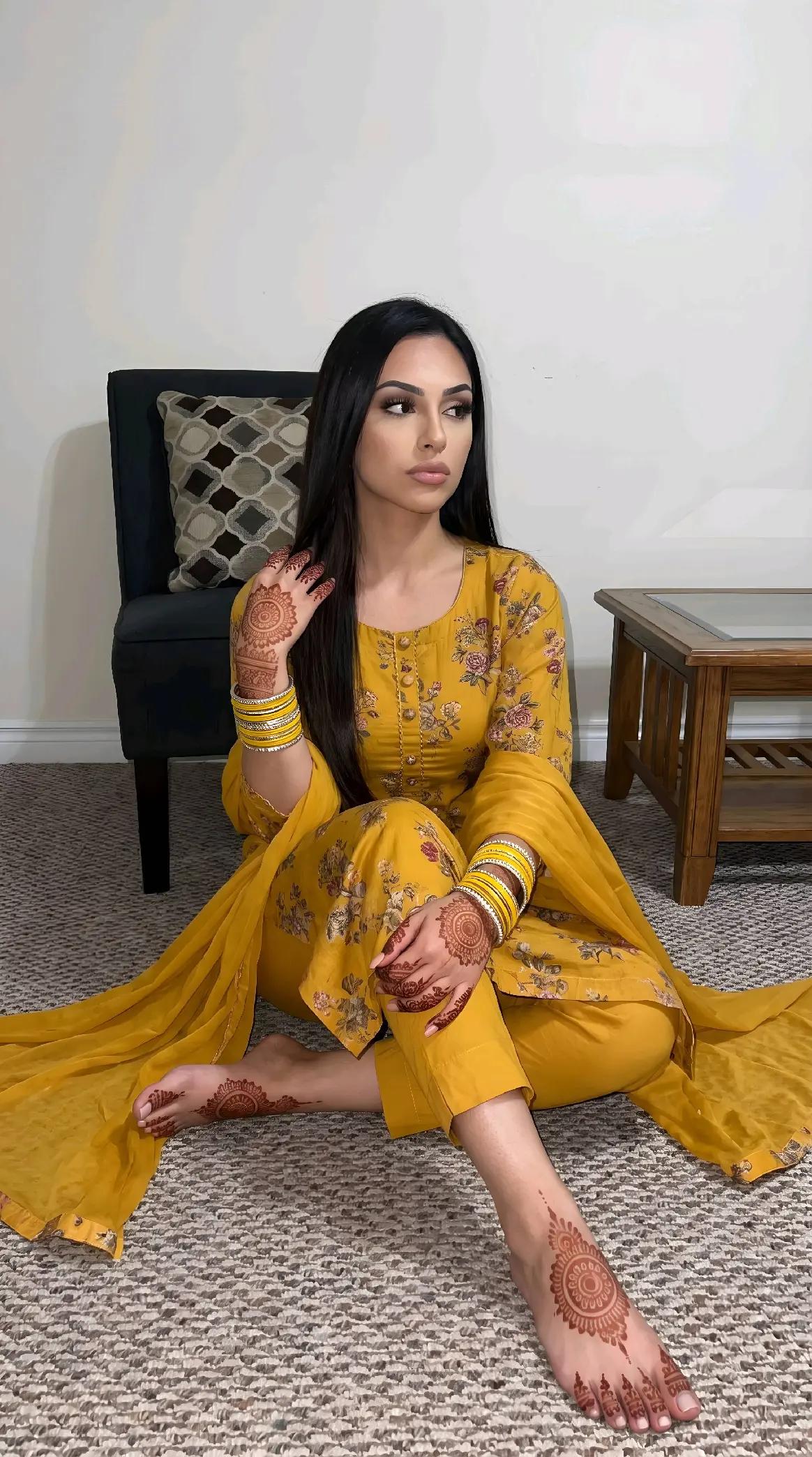 @Ayesha Khan | AI Creator