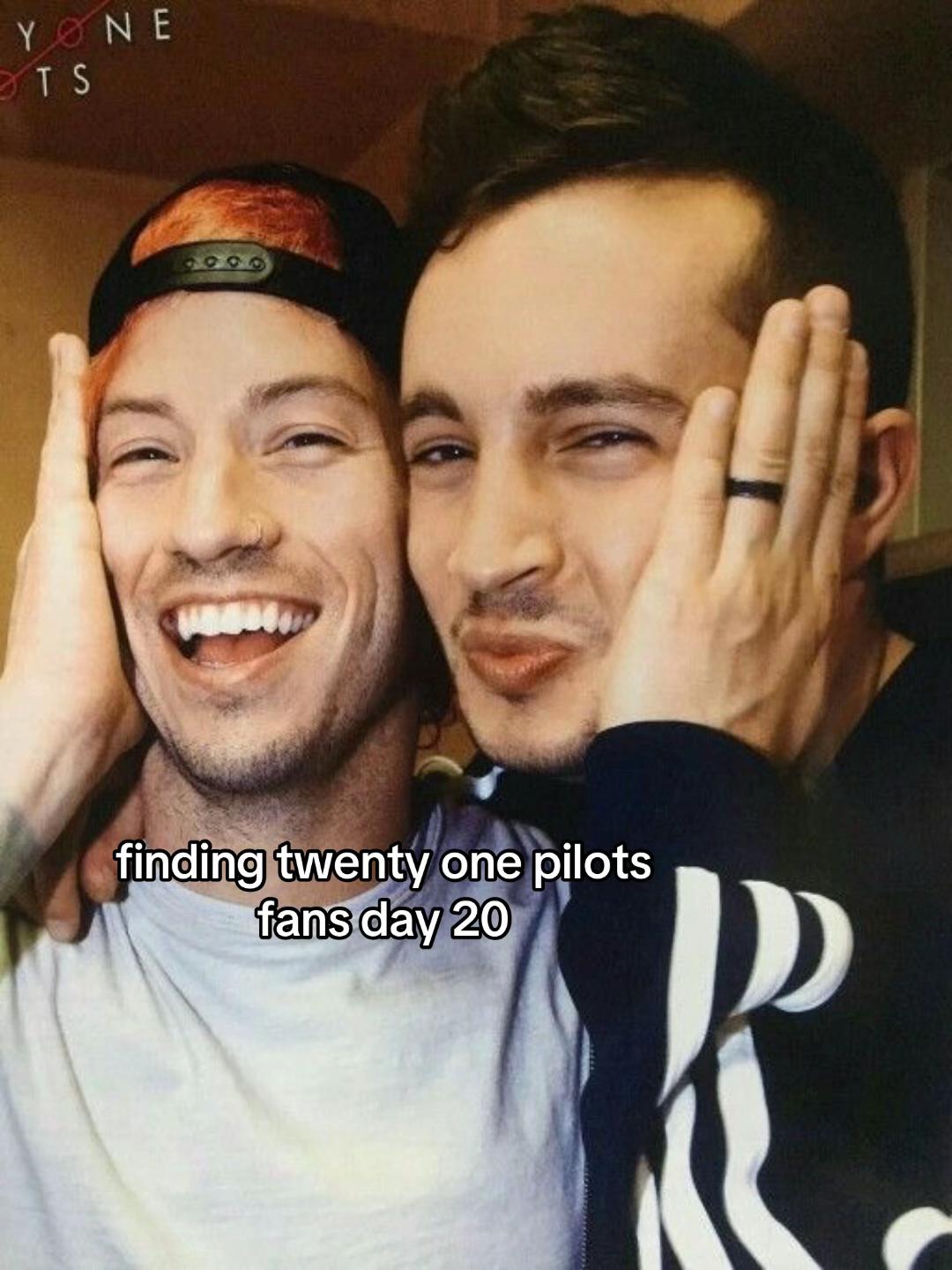 @mia |-/