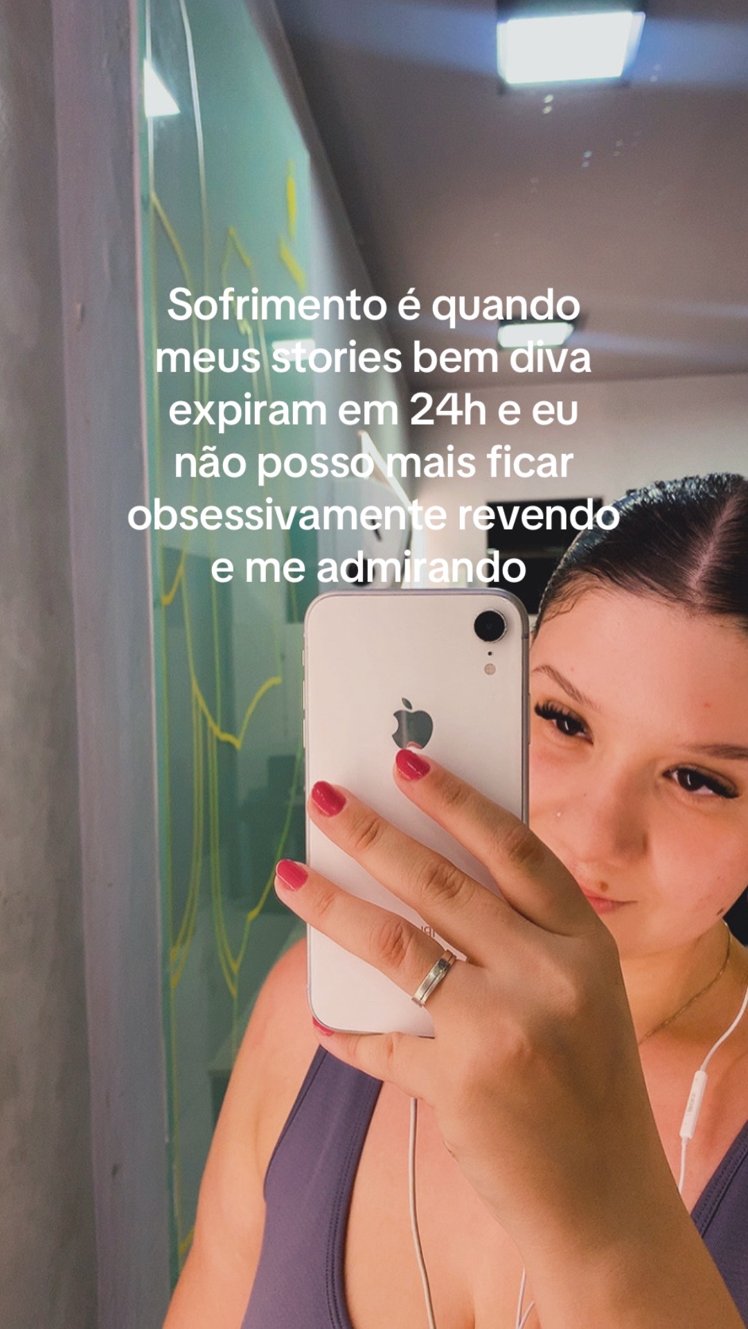 @_Ana