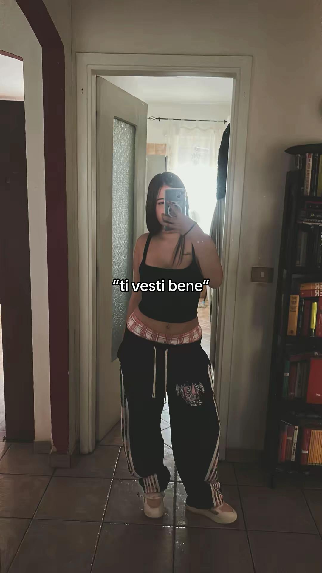 @🧛🏻&zwj;♀️🧛🏻&zwj;♀️