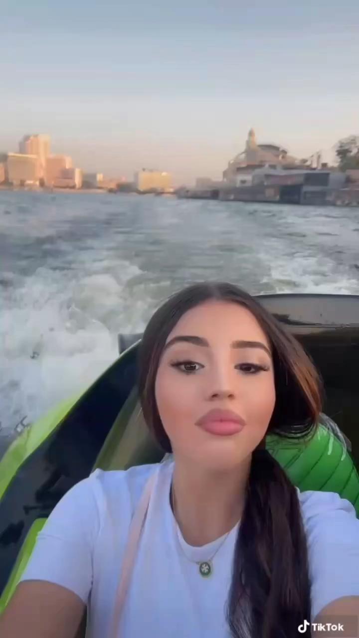 @لارا