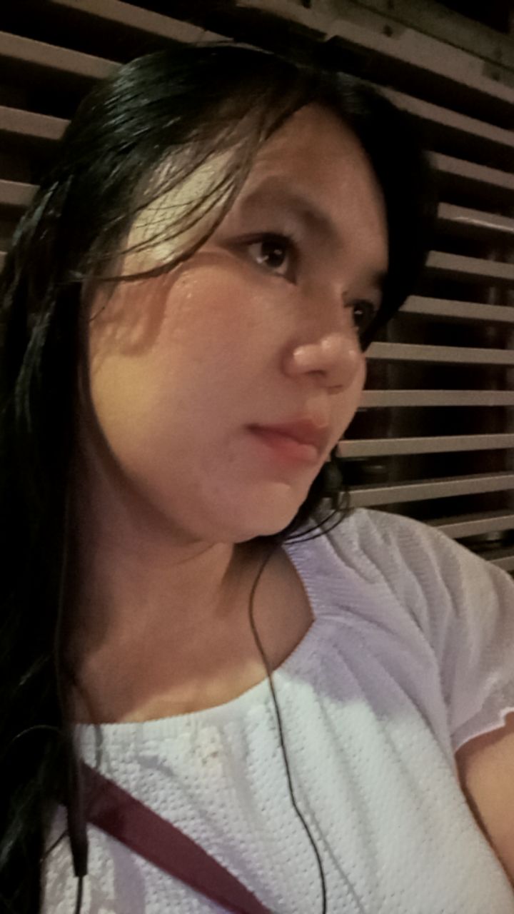 @Lela_