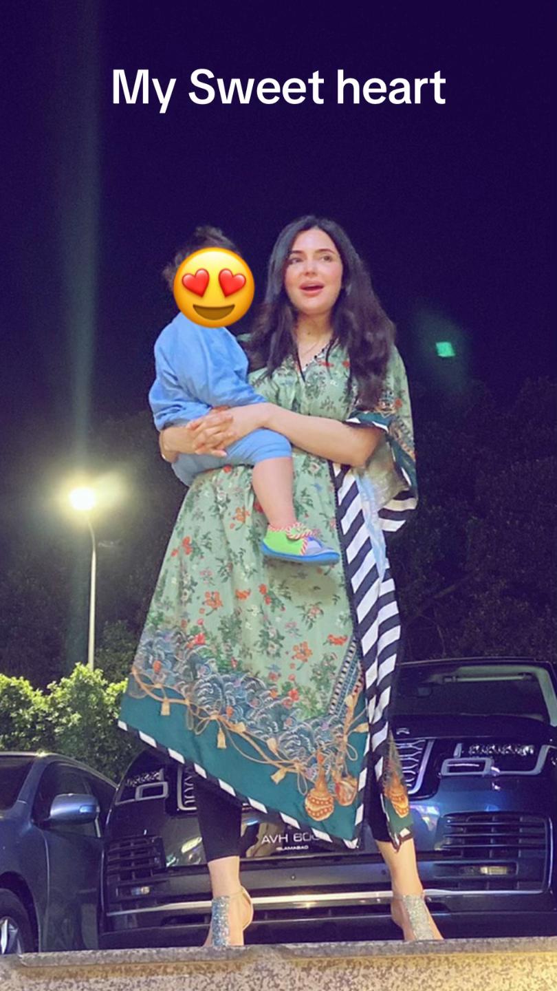 @fazeelaabbasi_