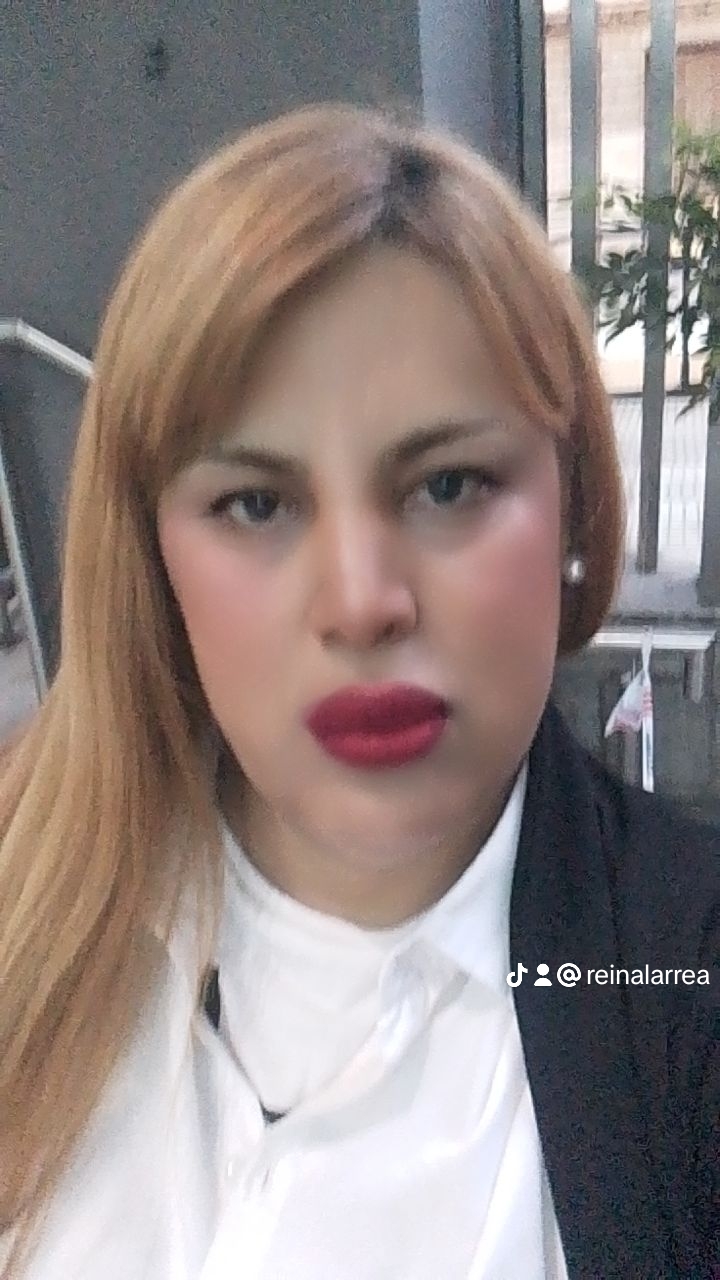 @Reina Larrea