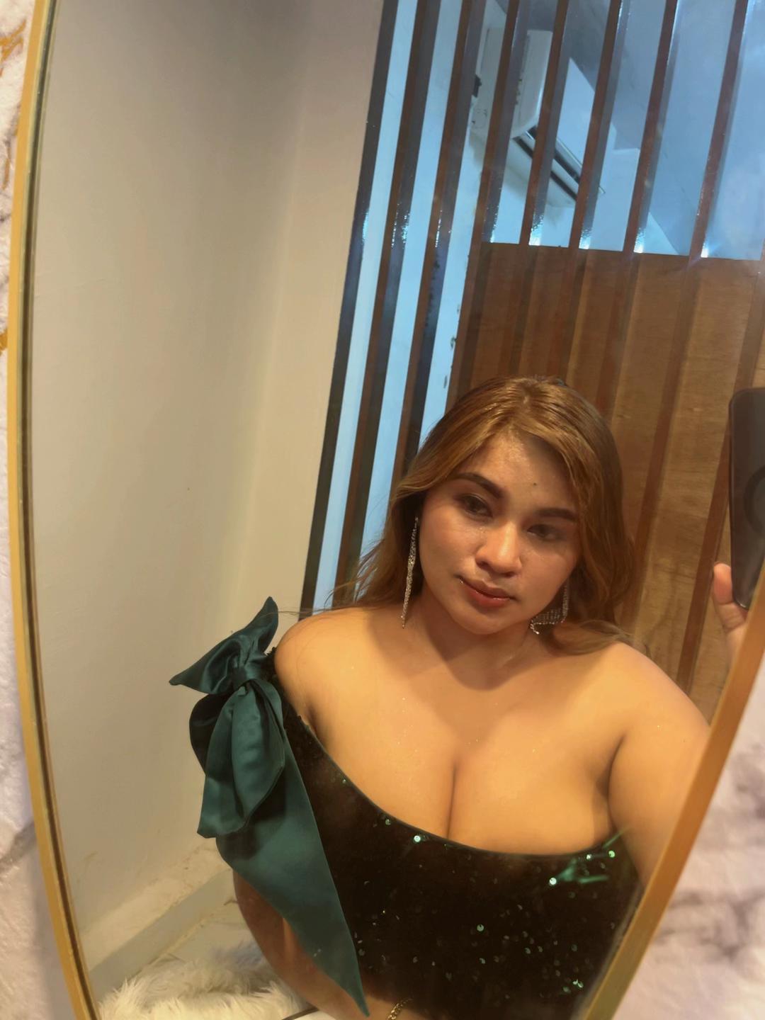 @cleavage mom