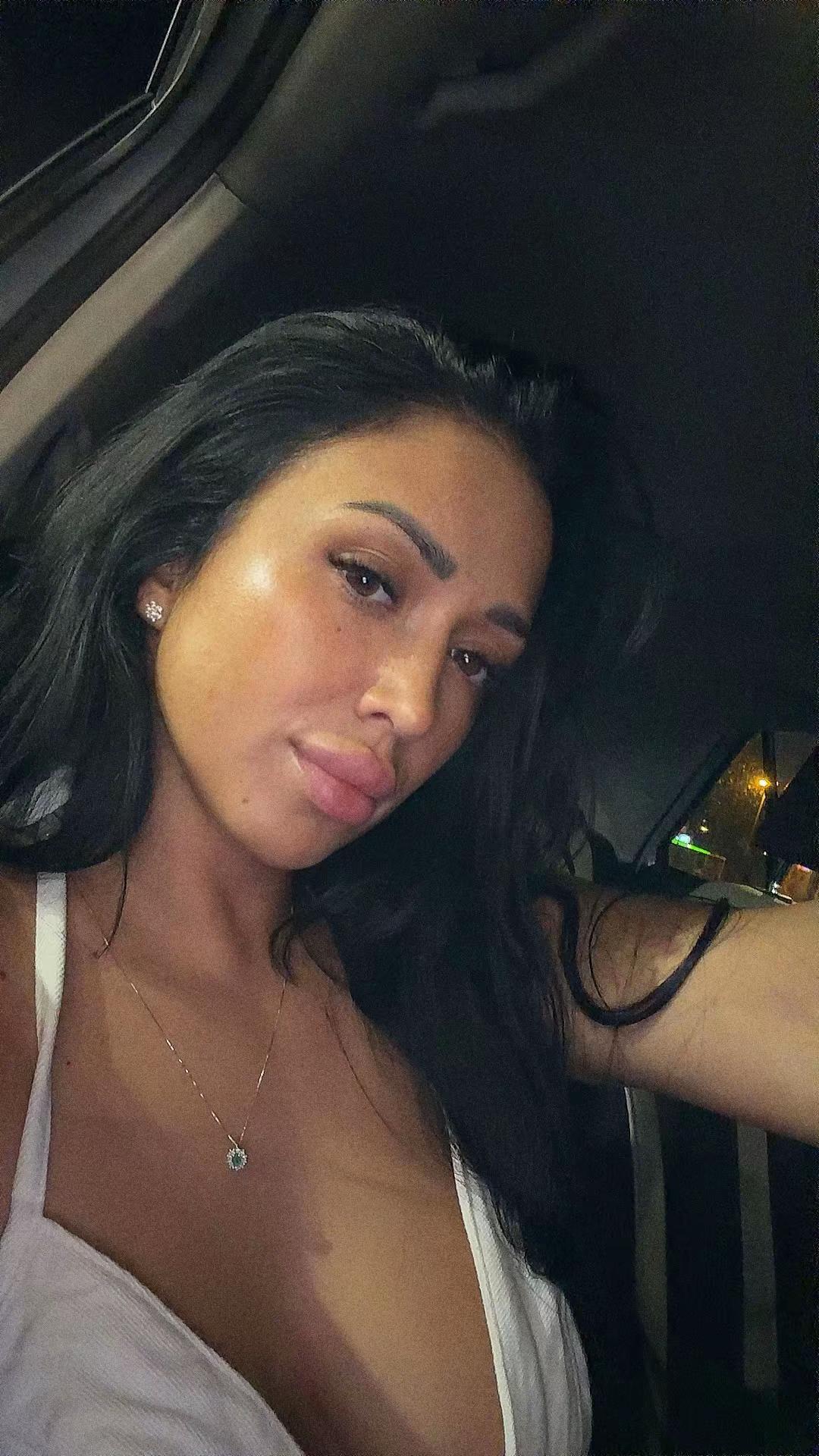 @desyenikoo