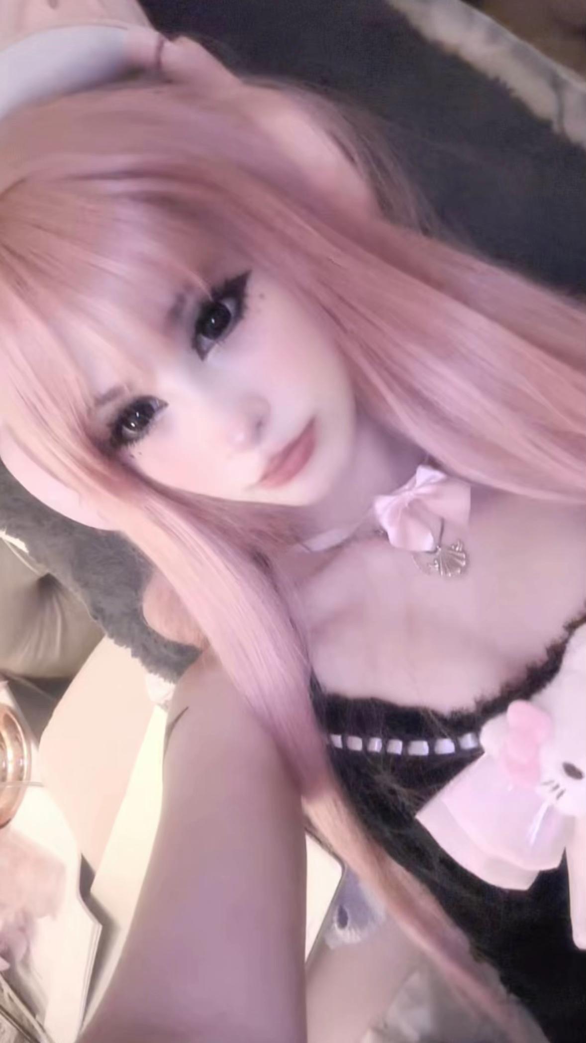 @M⋆୨♡୧⋆