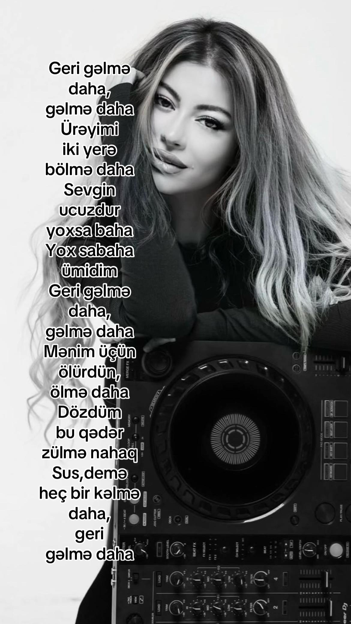 @￴