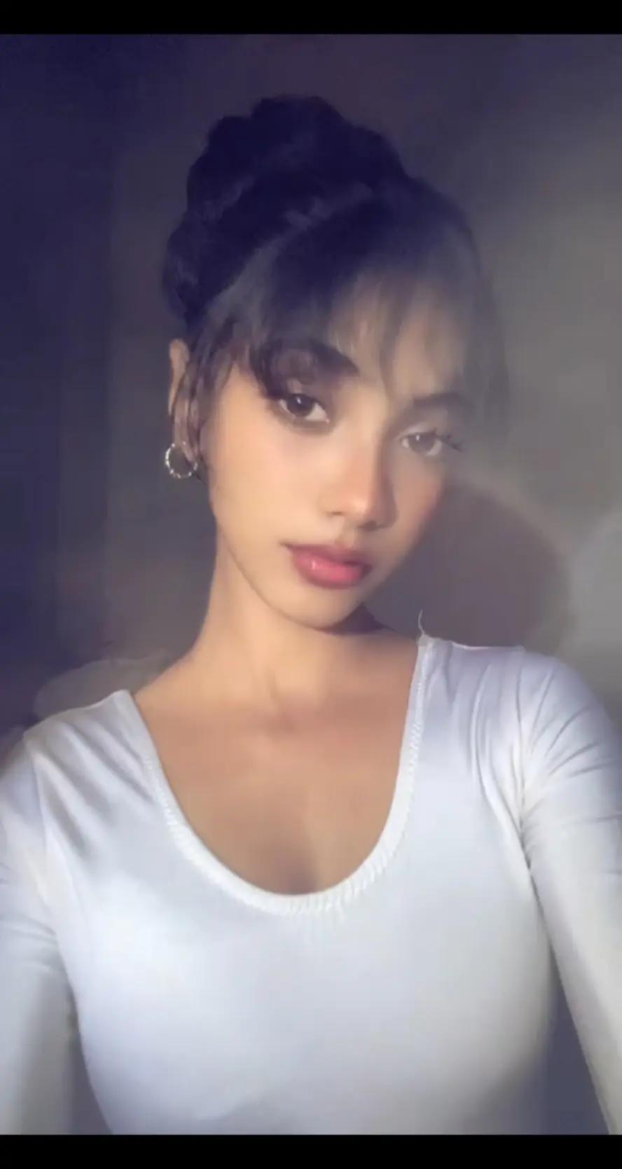 @Nia