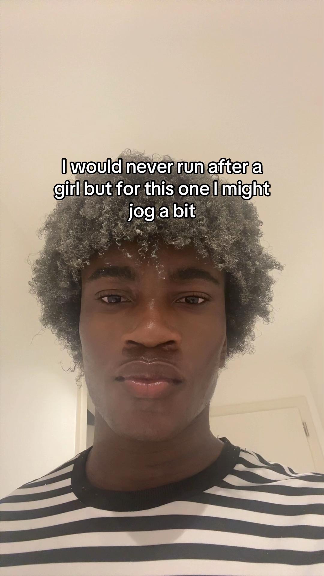 @⃟