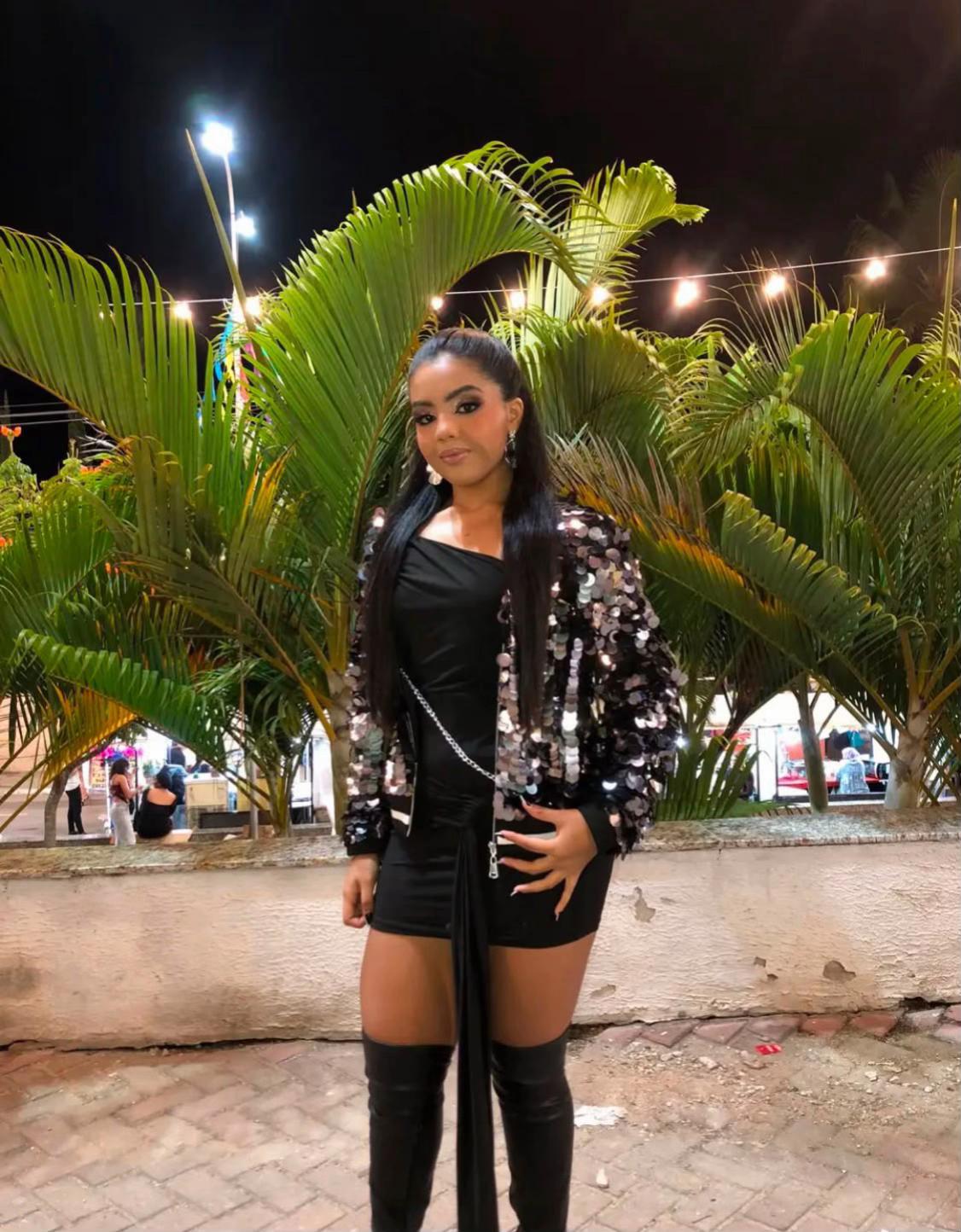 @Tayn&aacute; Amorim