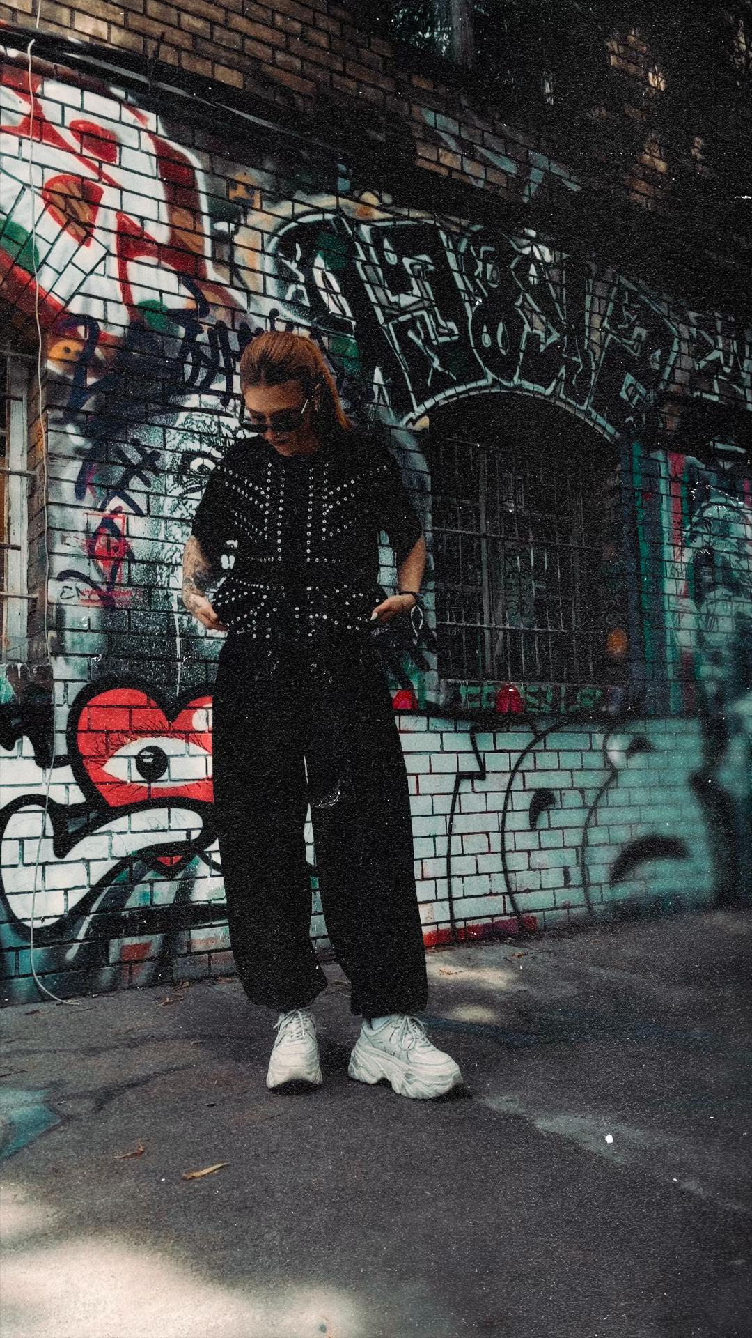 @BLVCKQU