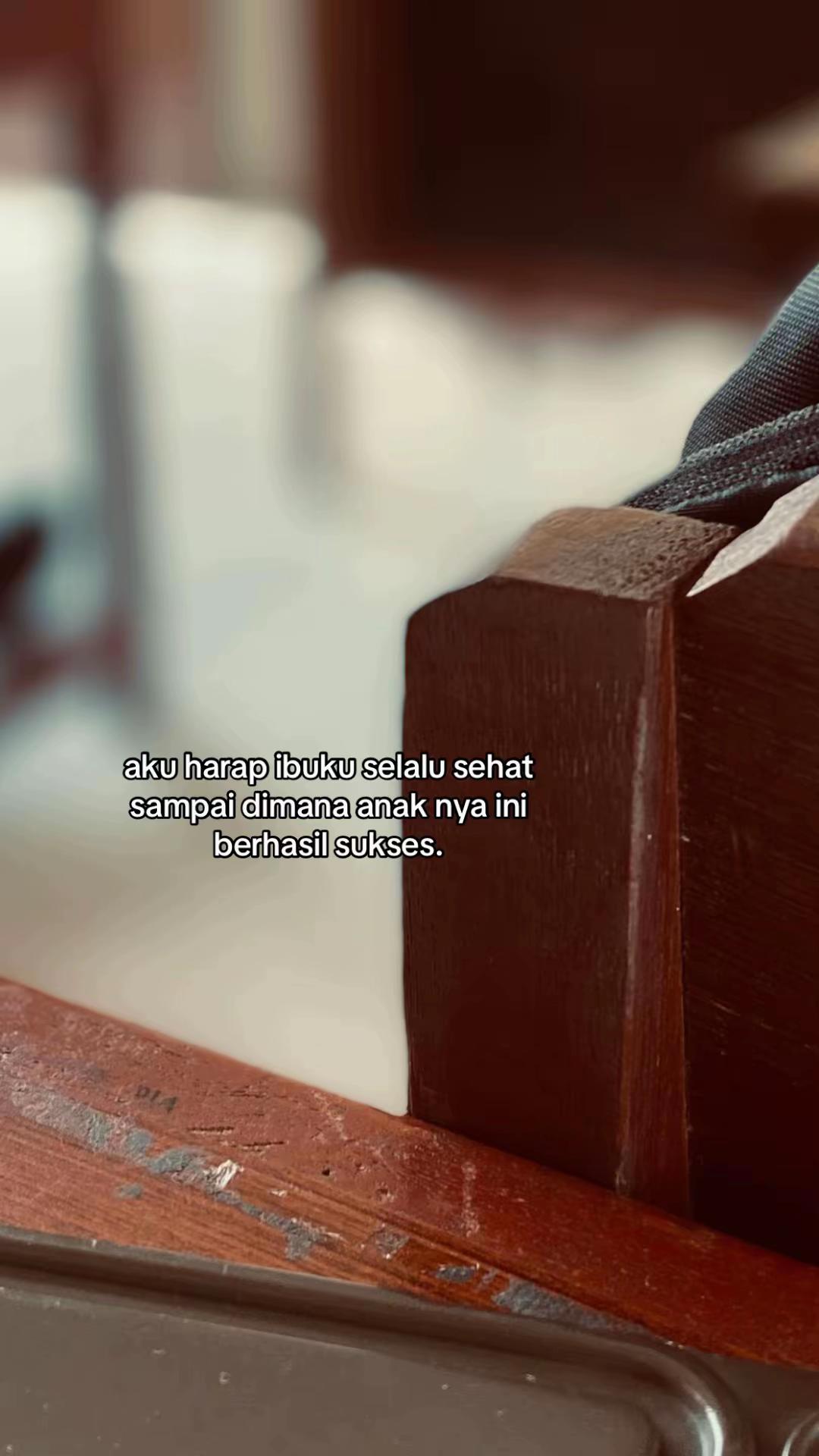@T 4 M M
