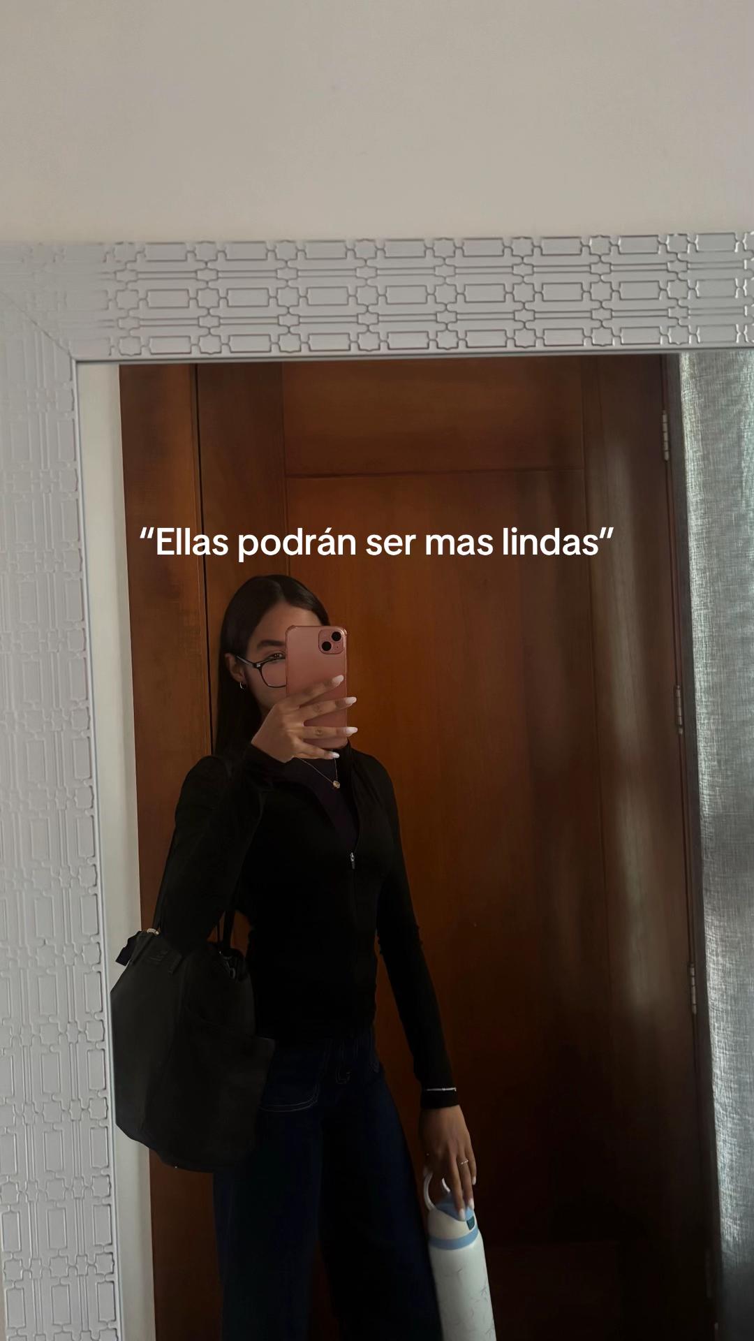 @𖣂