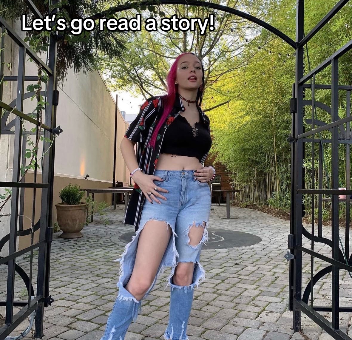 @🦇𝓑𝓾𝓰𝔃𝔃🦇