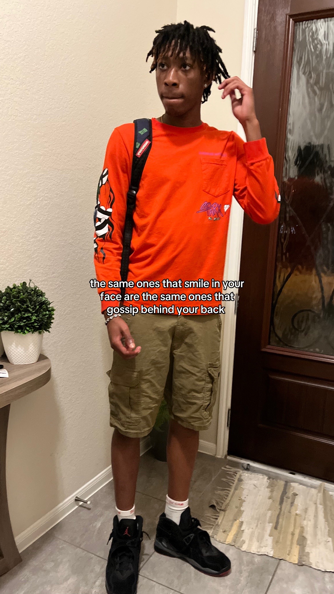 @⃟