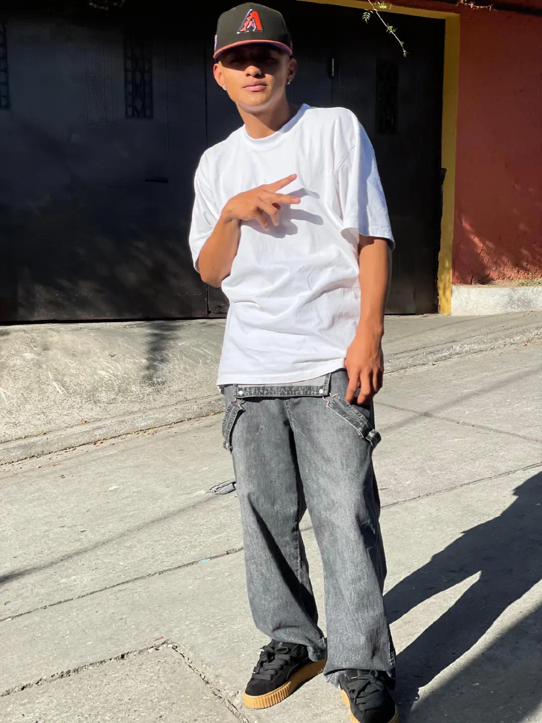 @𝐓𝐨𝐧𝐲 81