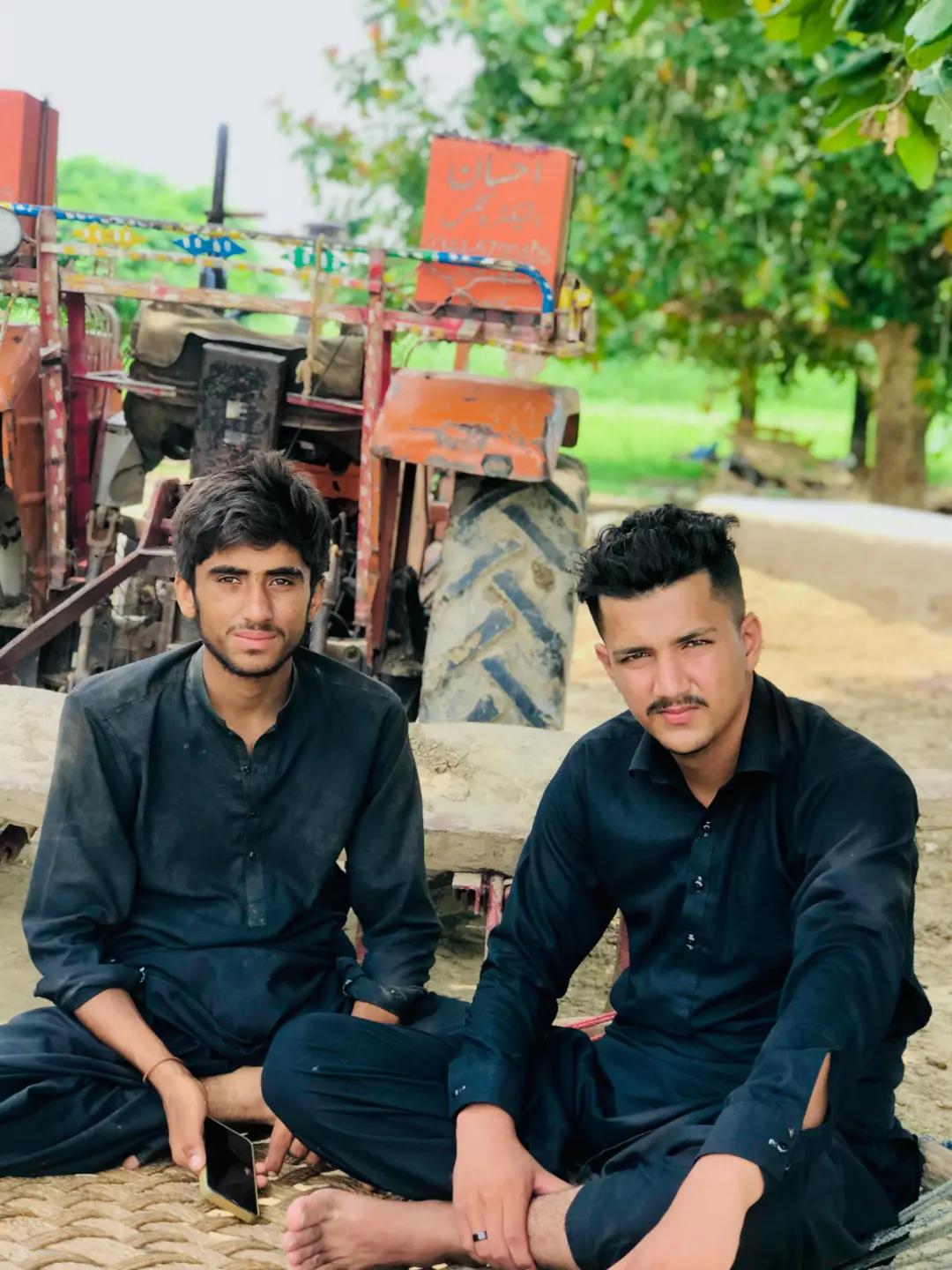 @آریان گجر