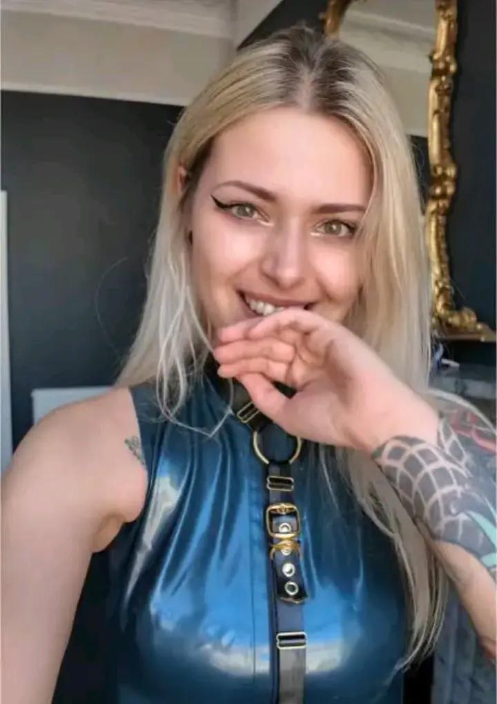@Mistress Mercy Xox