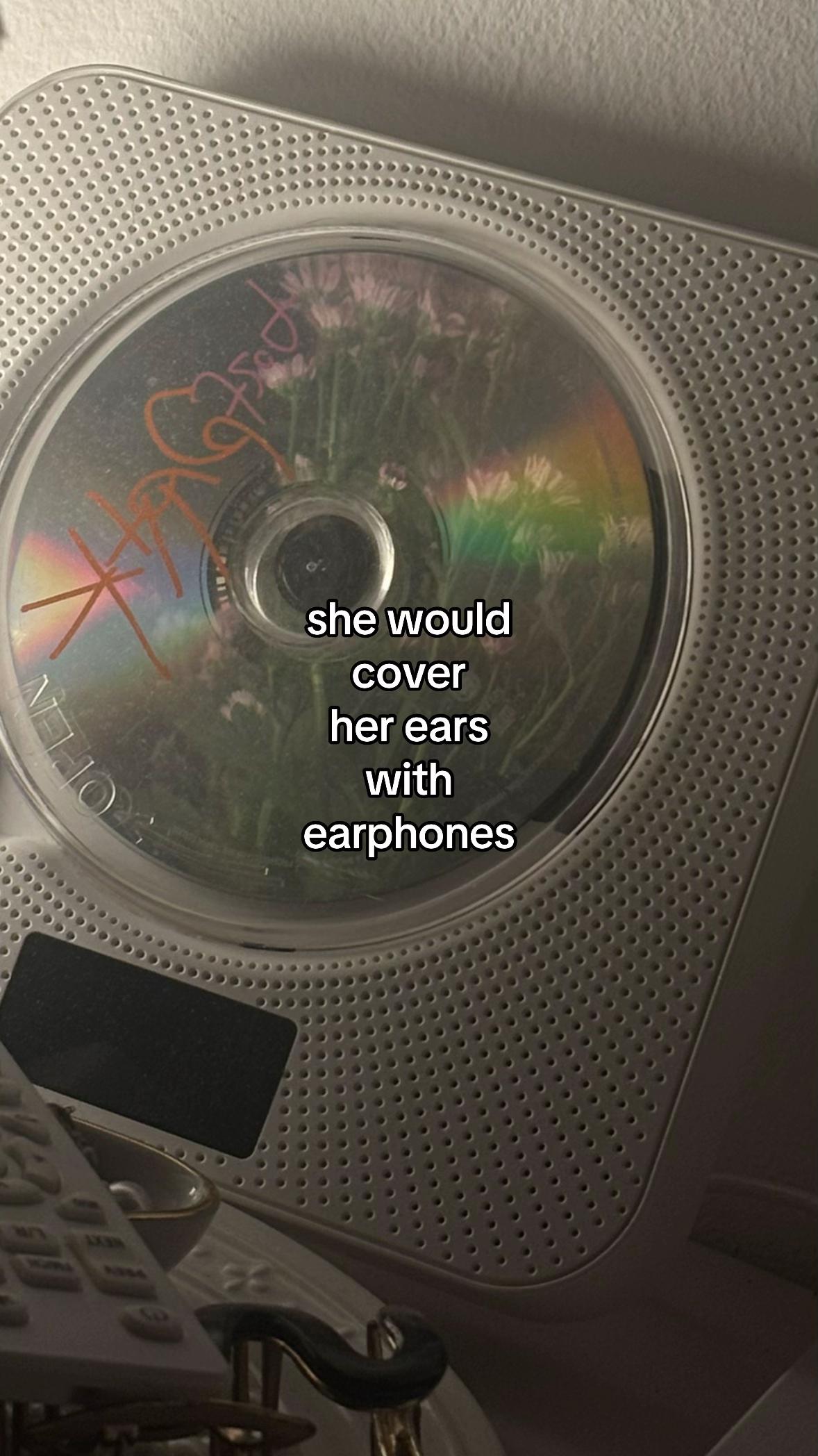 @⋆˚࿔ anni 𝜗𝜚˚⋆