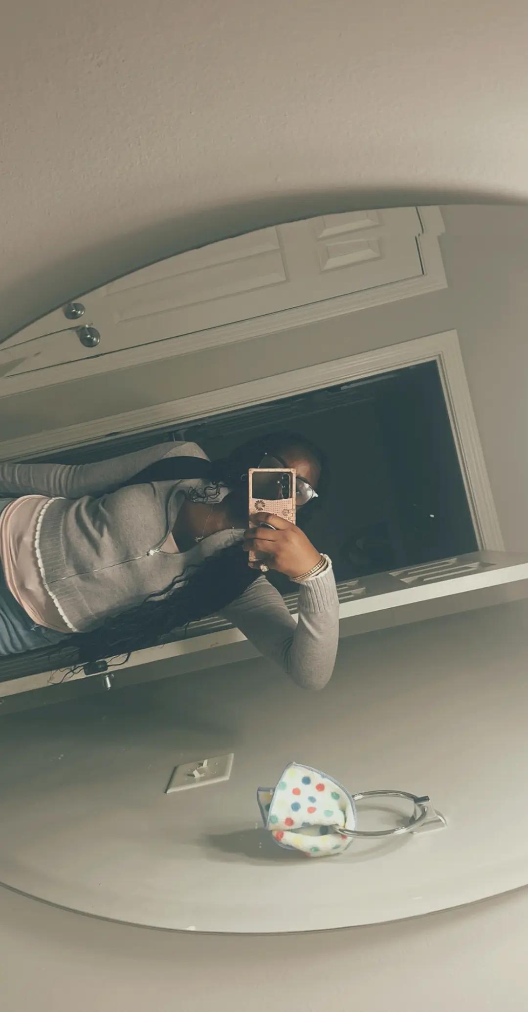 @Ishere_16