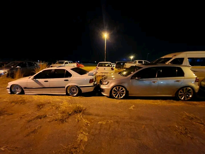@Bra Less Stance Media