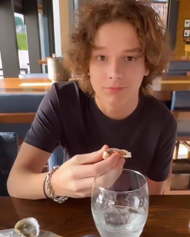 @B A U 🕷️