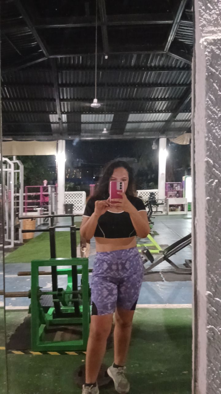 @Leslie Stefania ✨
