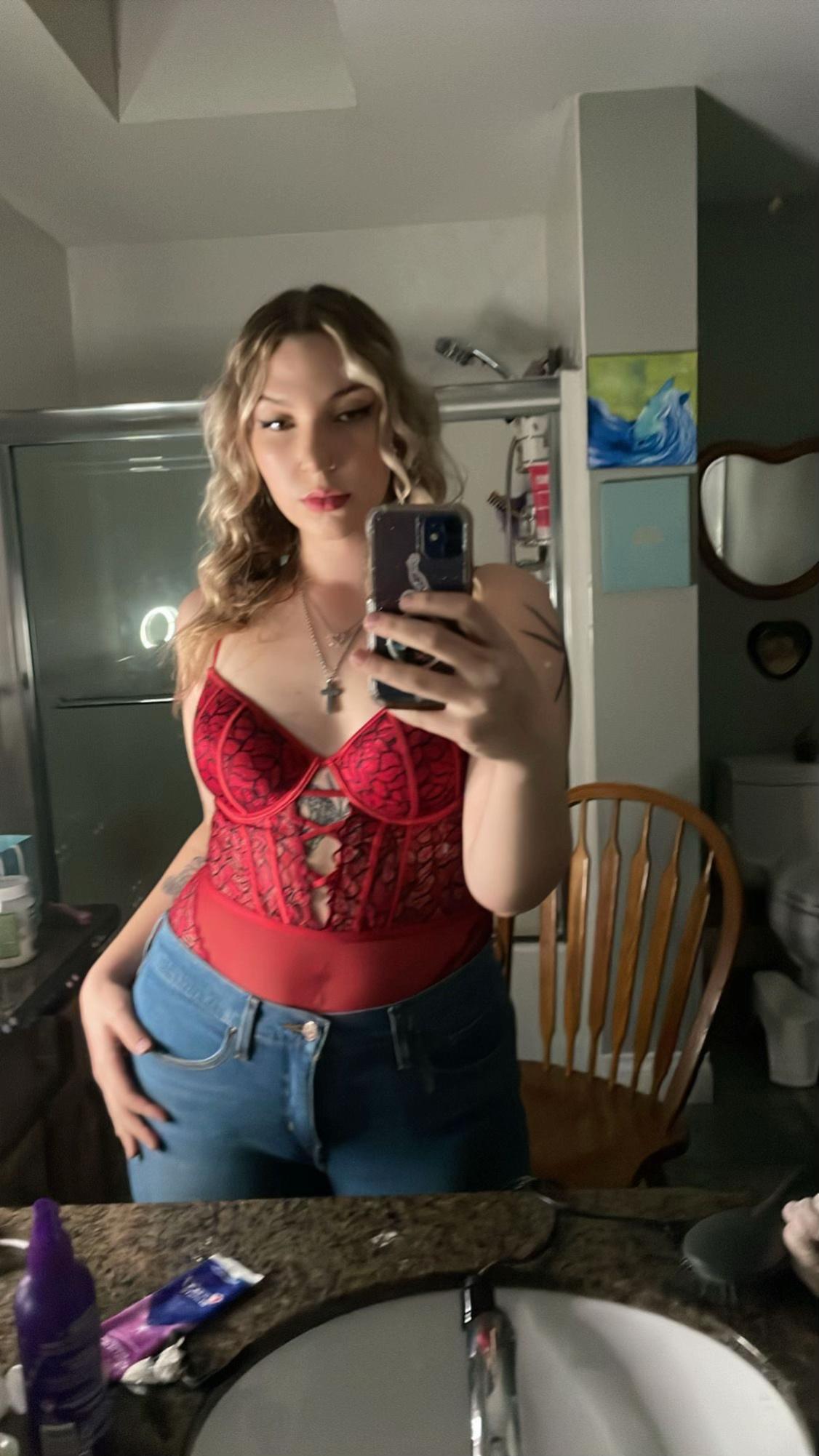 @chloe_devereaux