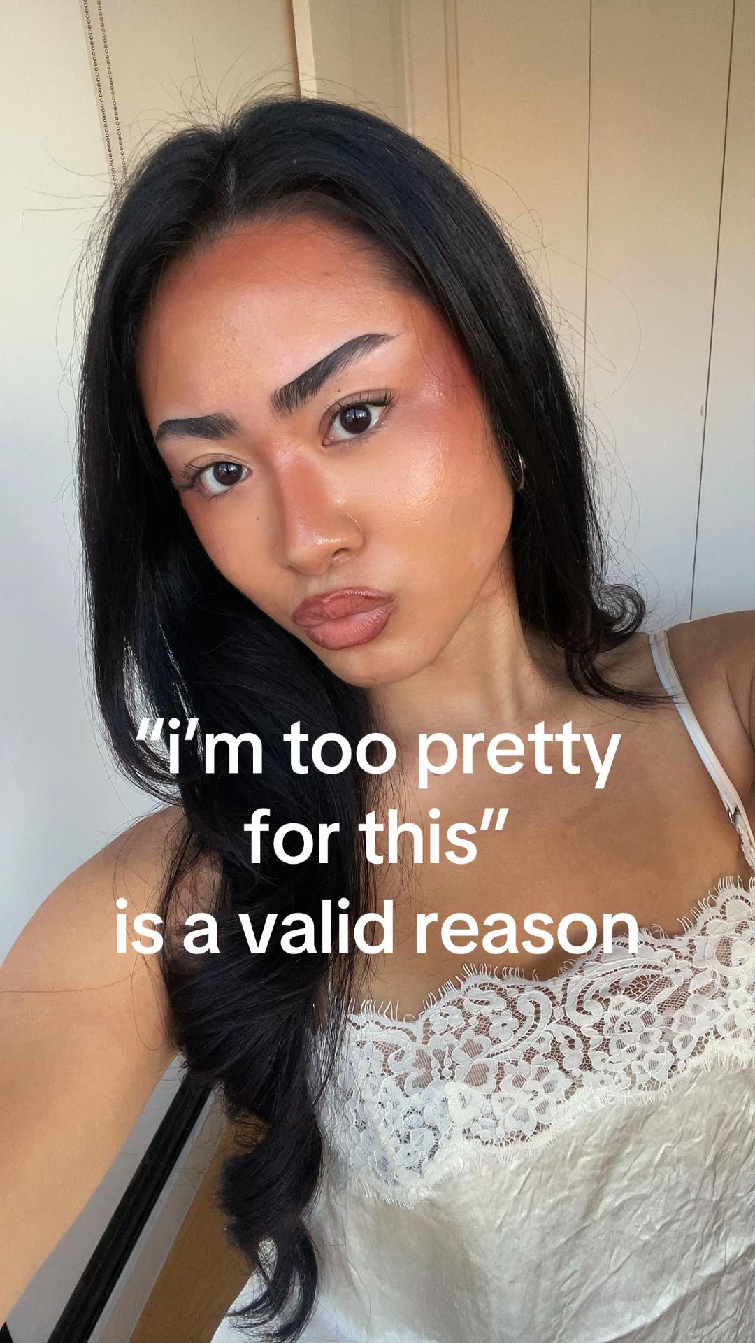 @TH💋NIA