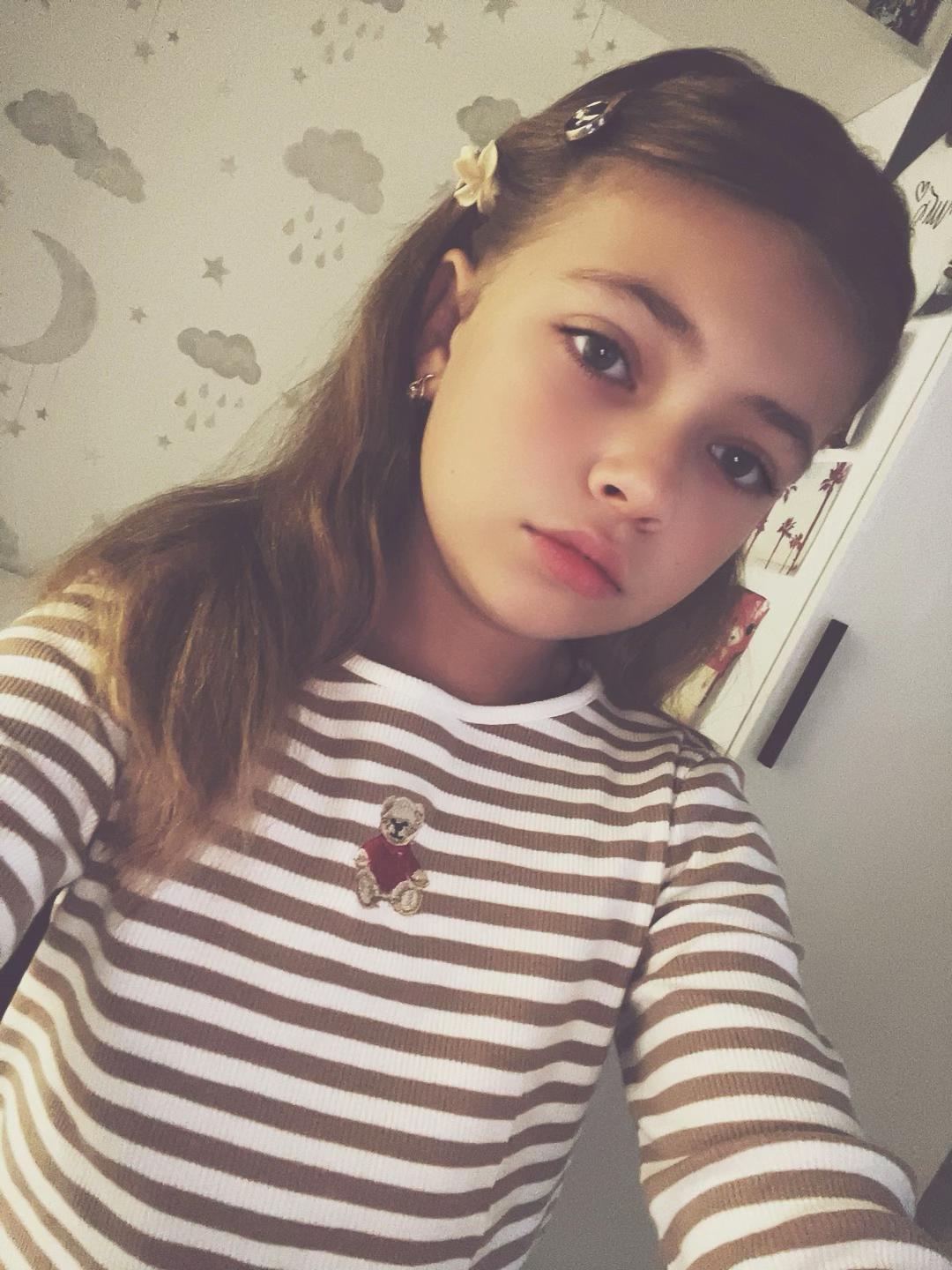 @Анютка шафлка 💖💗
