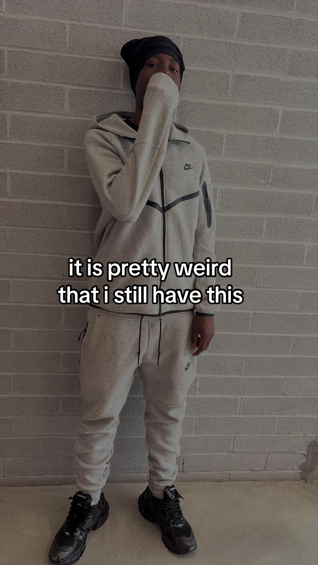 @🏄&zwj;♂️