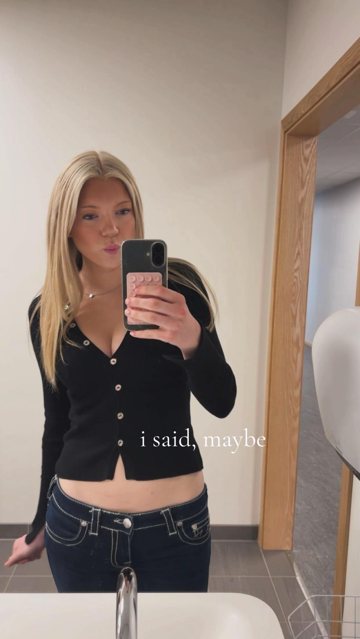 @bellaaa