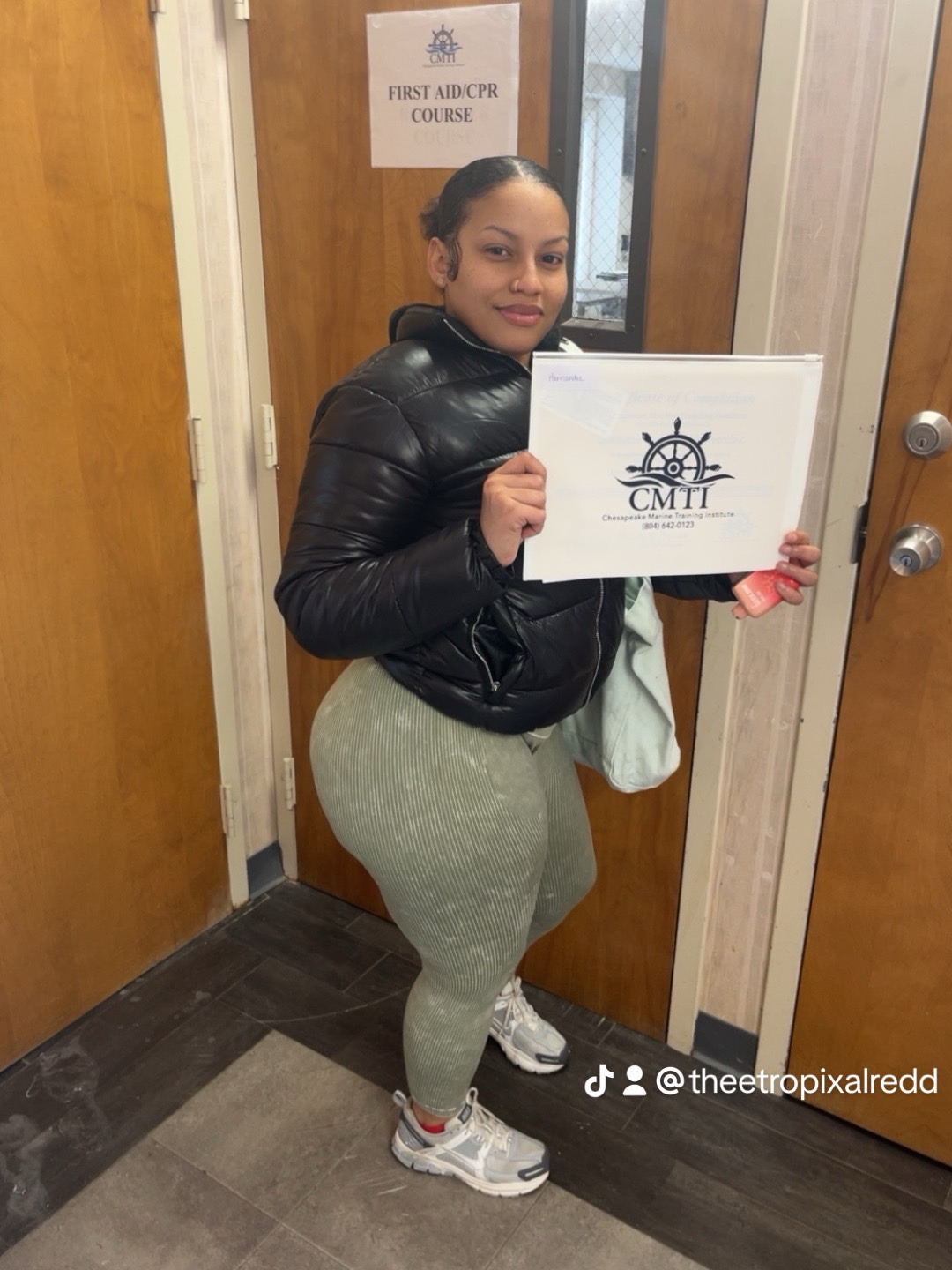 @TheeTropixalRedd