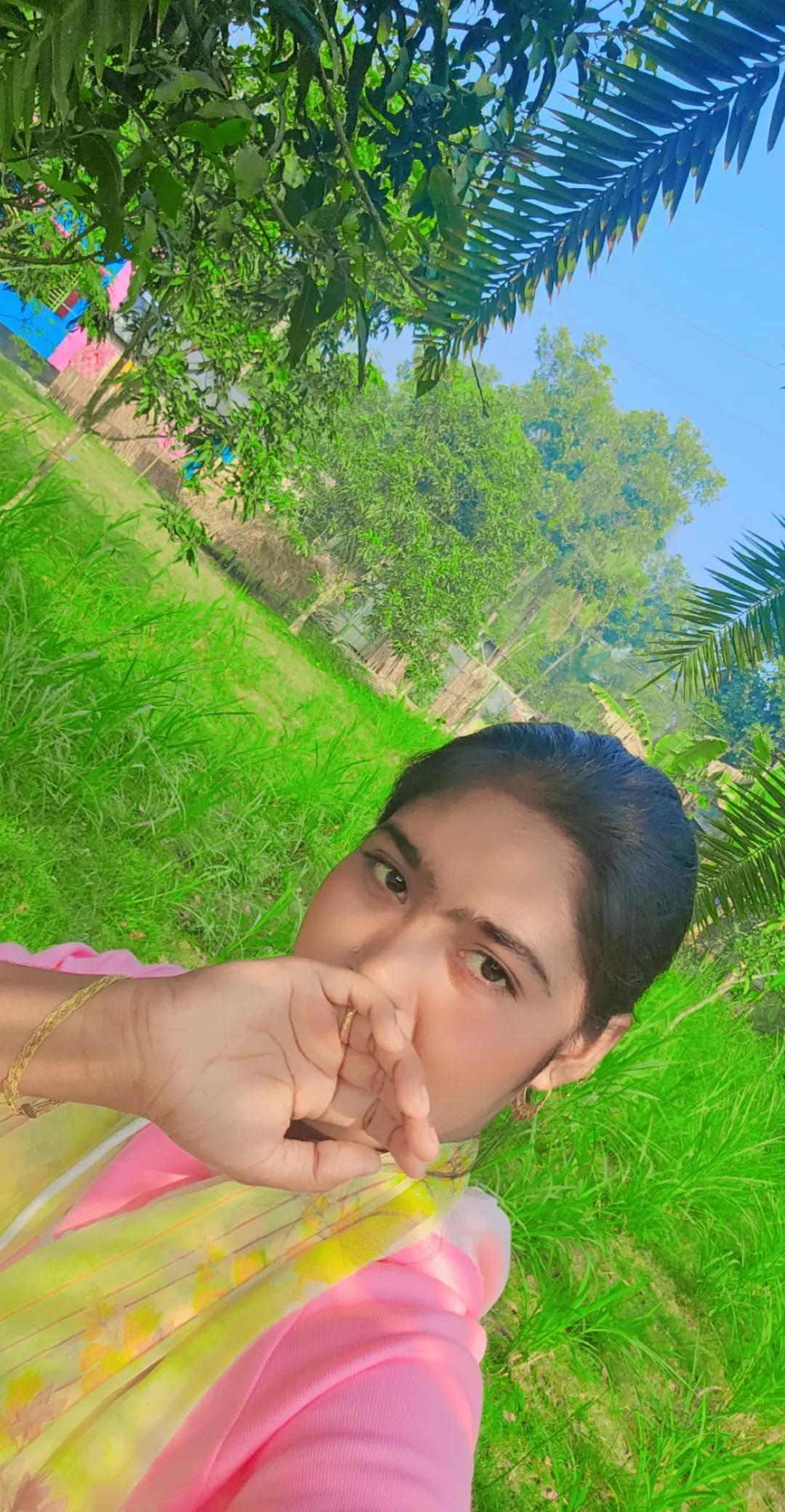 @সুরোভি 🖤আব্দুল্লা🫰