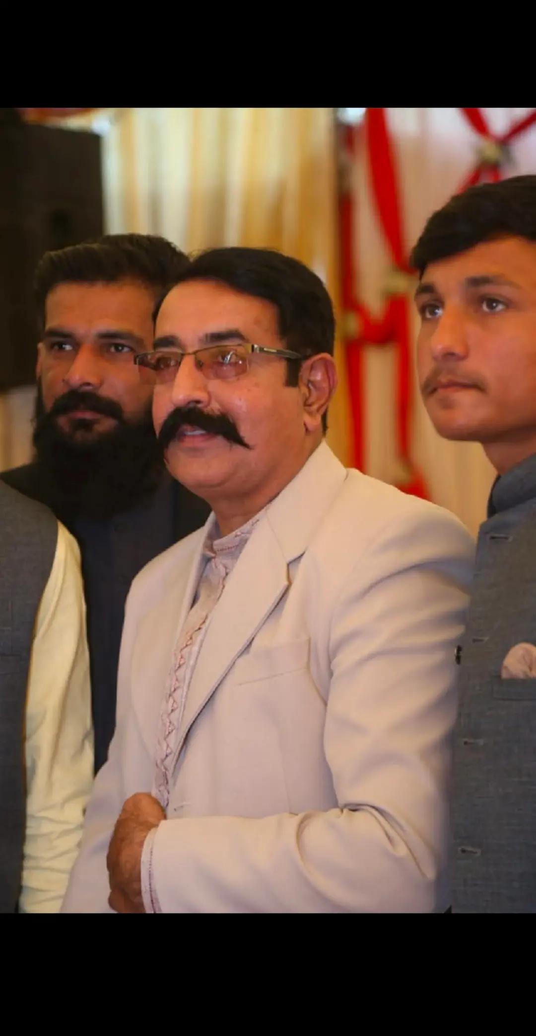 @Makhdoom Kashif shah