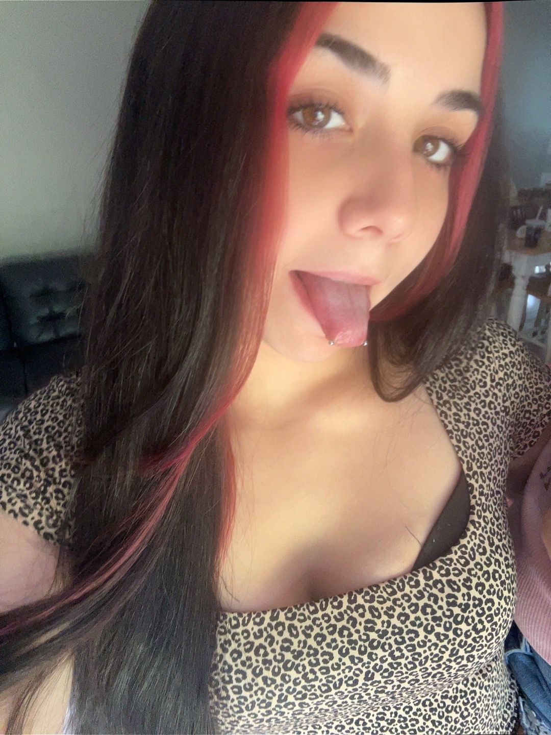 @Häÿłëë Fäłłś 🌸🤍.