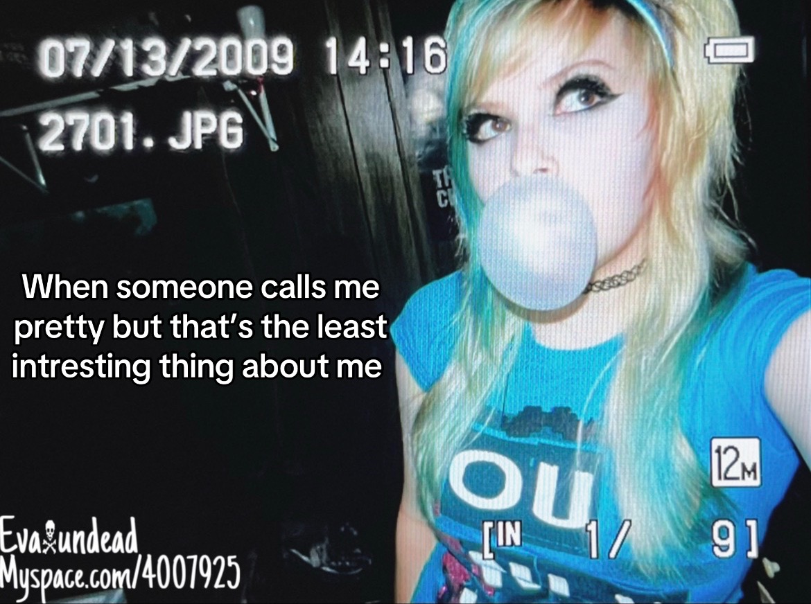 @⦻eva.undead⦻