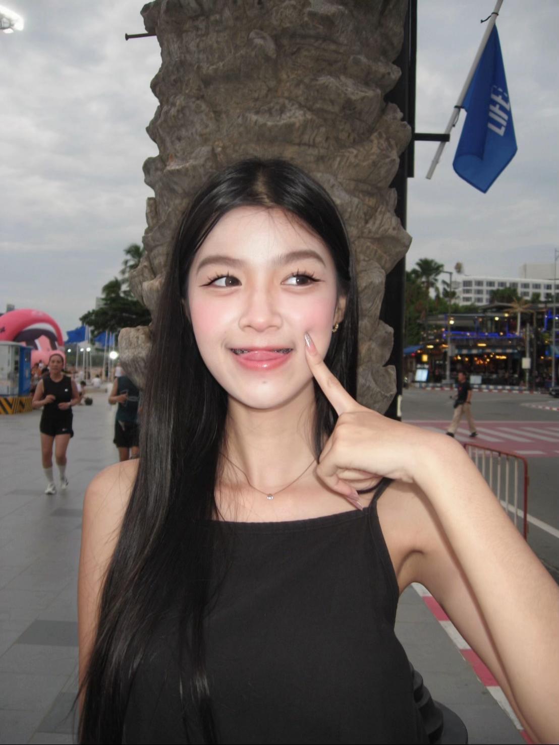 @ใบหยกที่ยิ้มหวานๆ