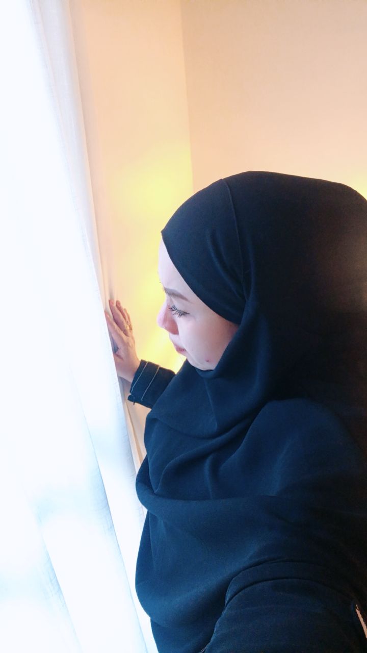 @hj dewi almira tour leader