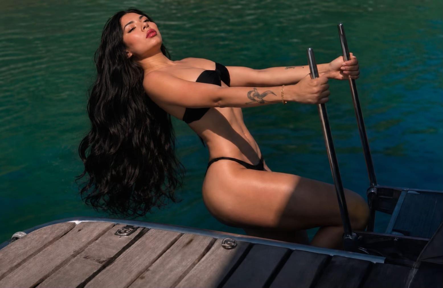 @vivianadeshell
