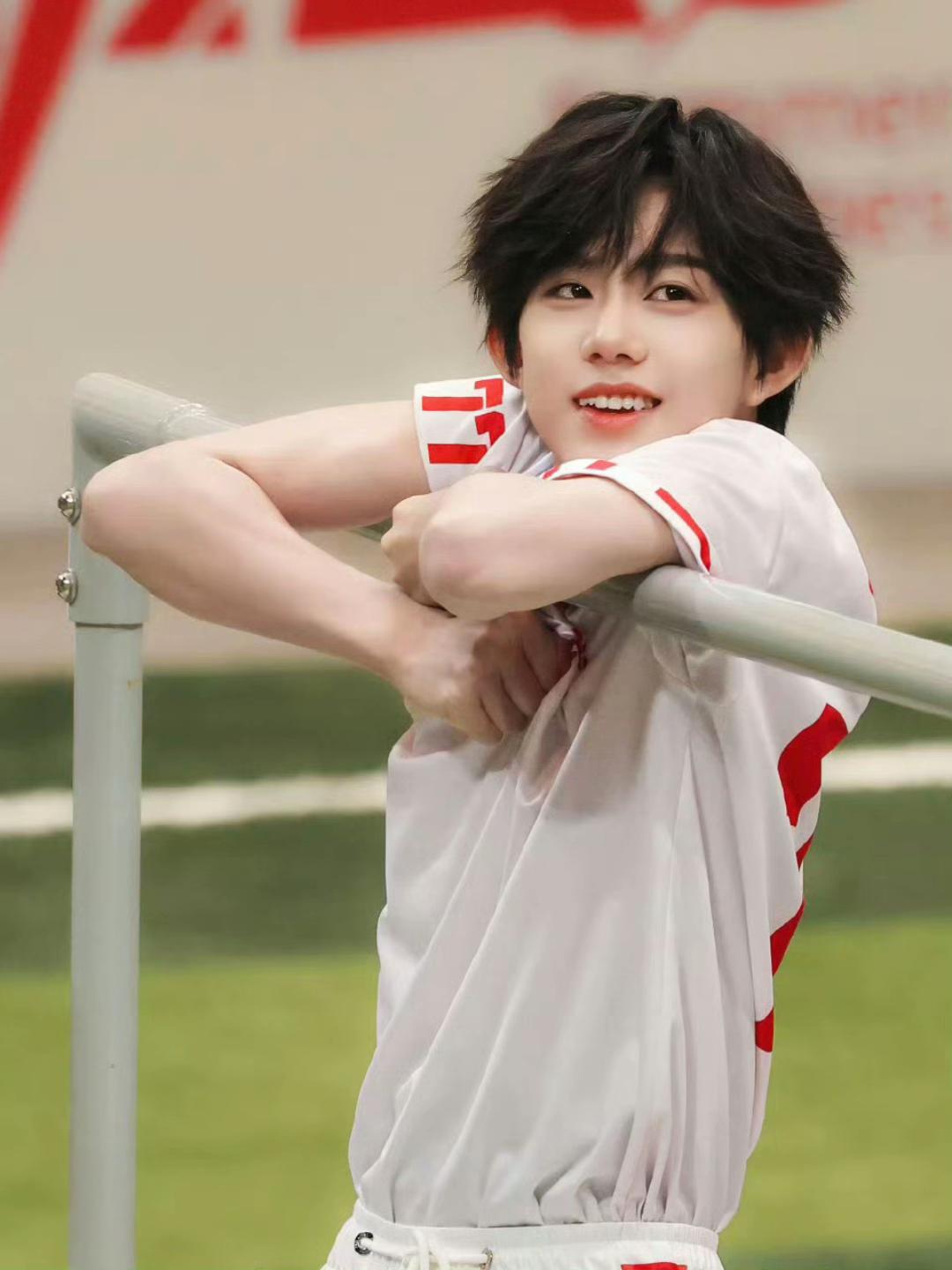 @𝐂𝐡𝐞𝐧𝐘𝐢𝐡𝐞𝐧𝐠_陈奕恒ᥫ᭡