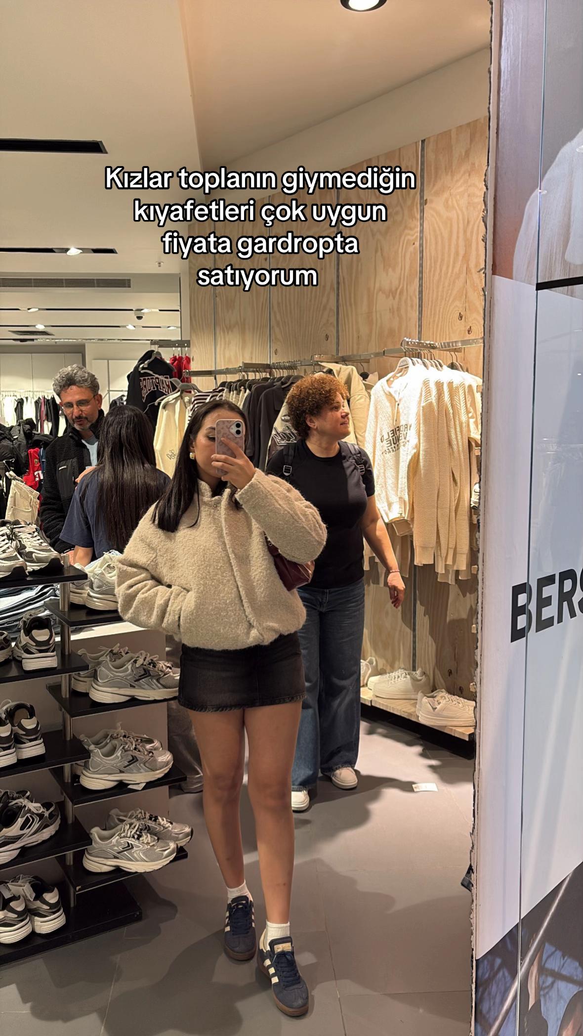 @Ebru Manay