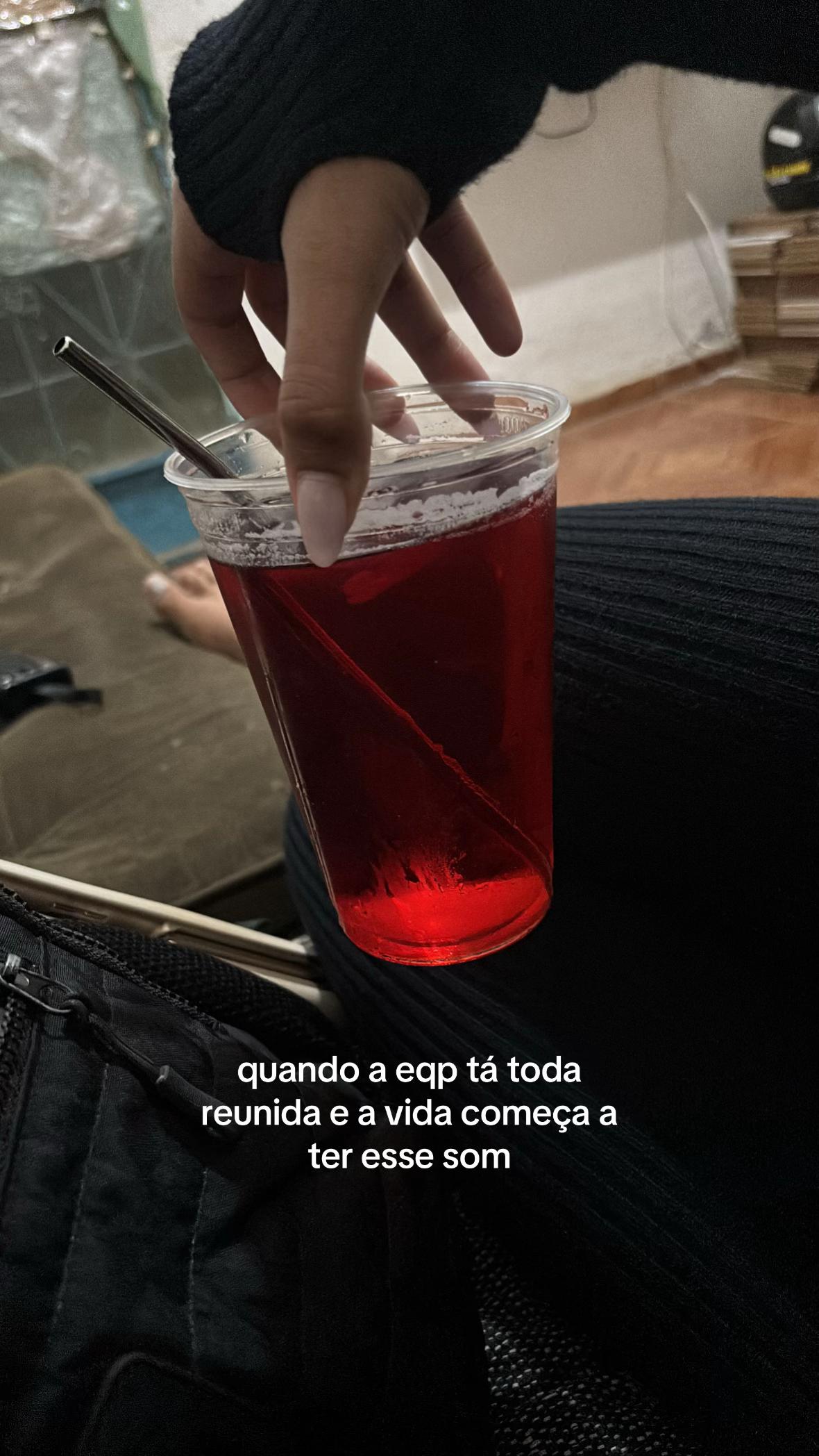 @juliafwz