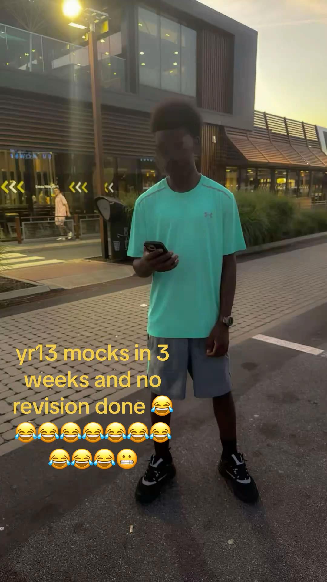 @⃟