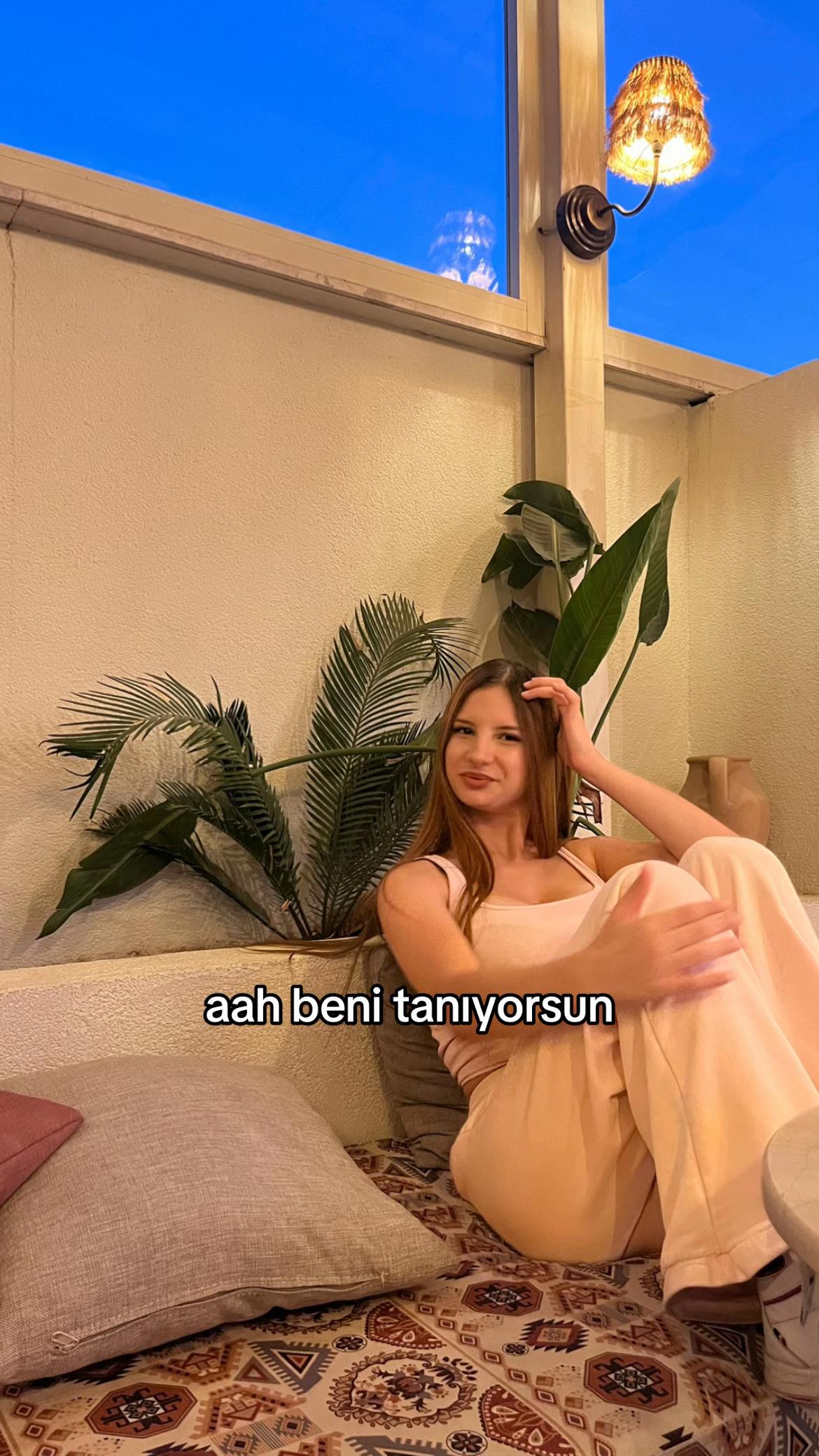 @𝒩𝒦