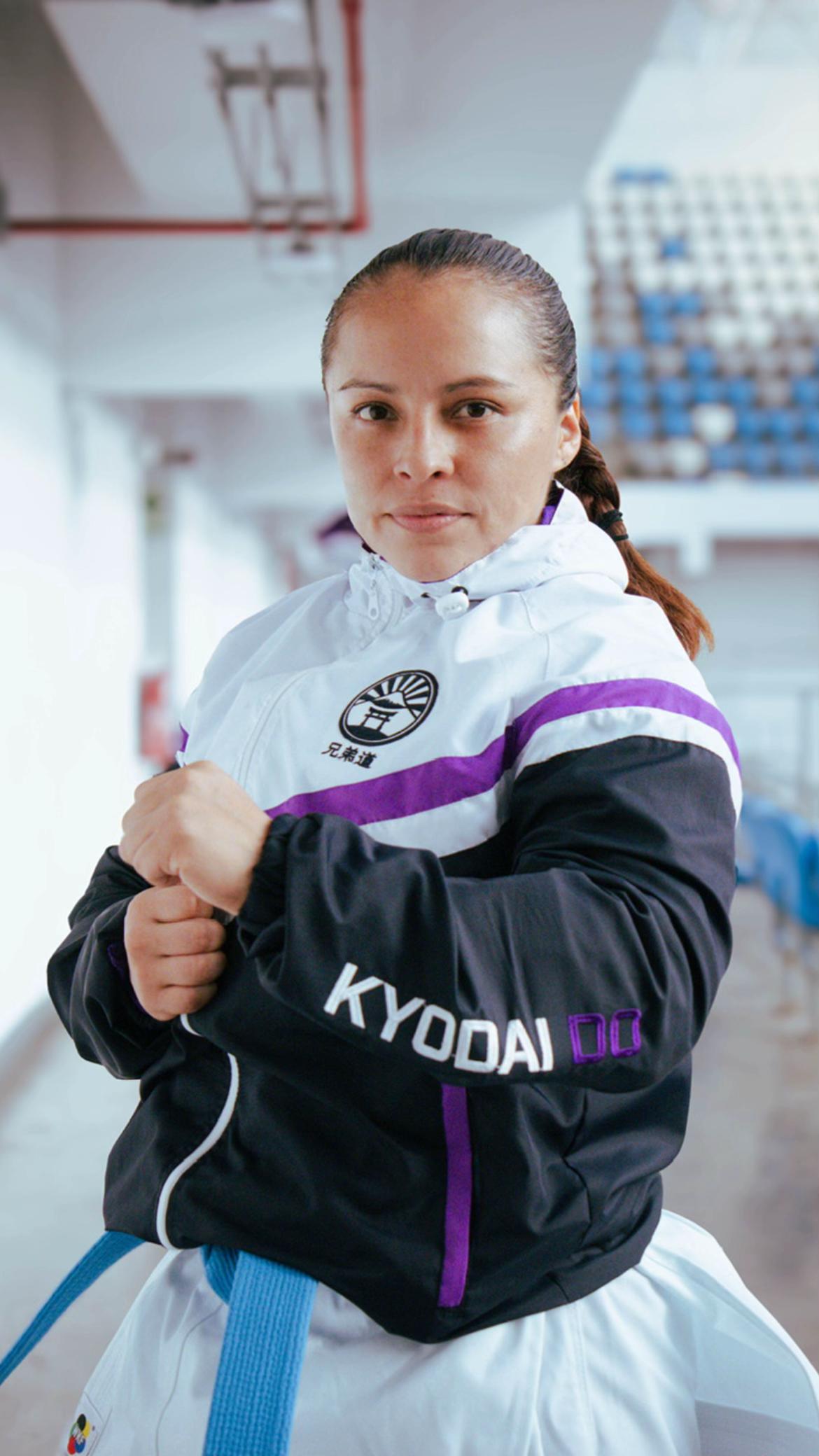 @Chica karateka Shotokan