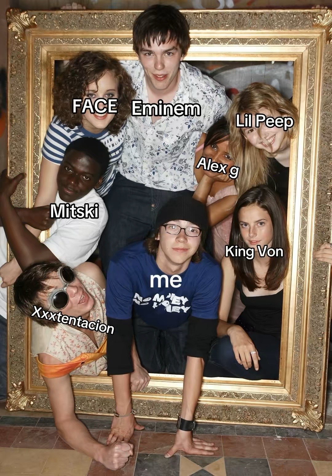 @𖣂