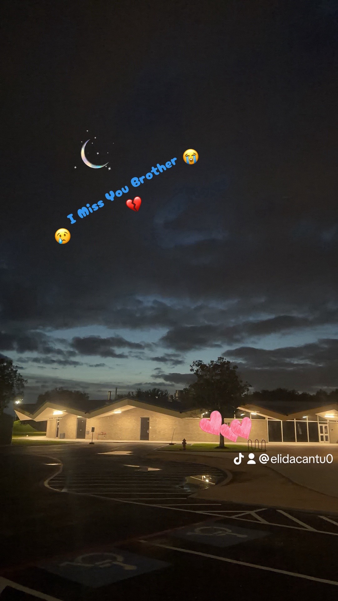 @Luna 🌒