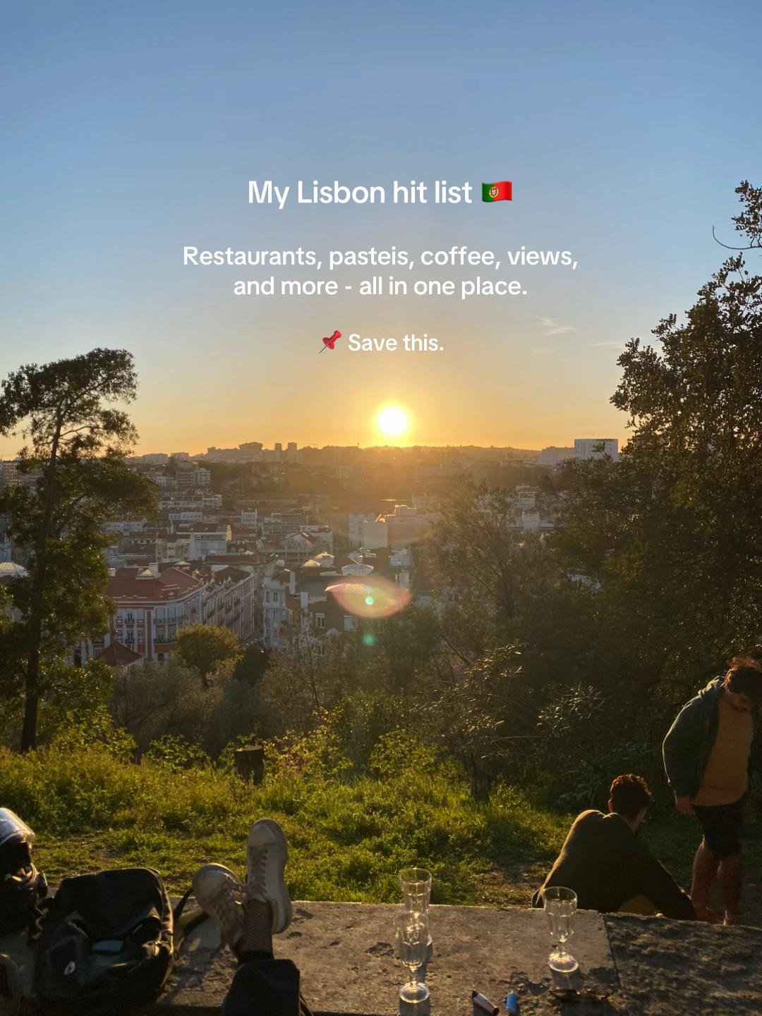 @Laura | Travel Tips & Guides
